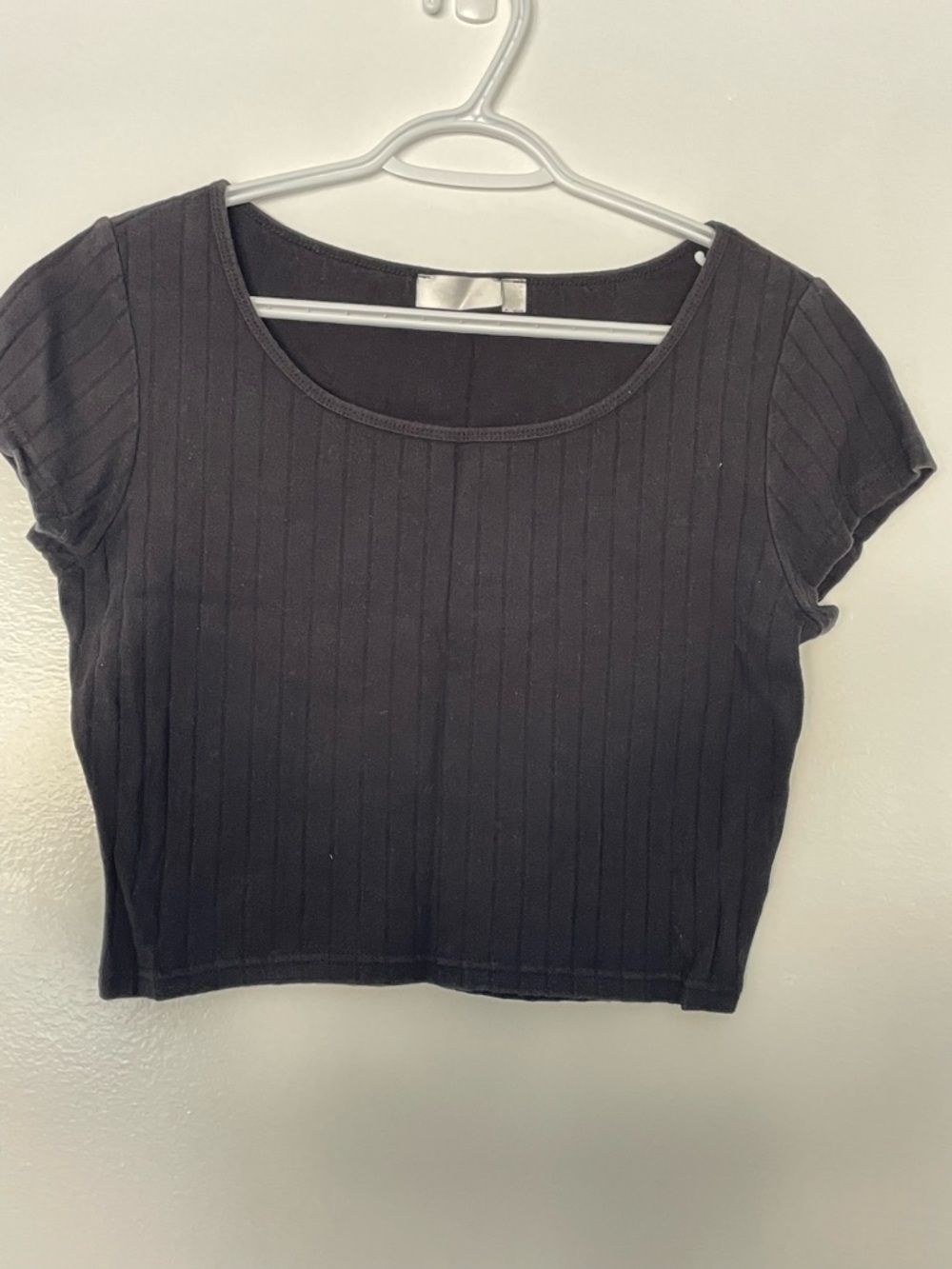 RD Style Black Ribbed Scoop Neck Cropped T-shirt